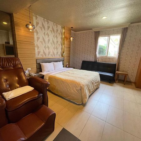 Treasure Island Motel - Renwu เกาสง ภายนอก รูปภาพ