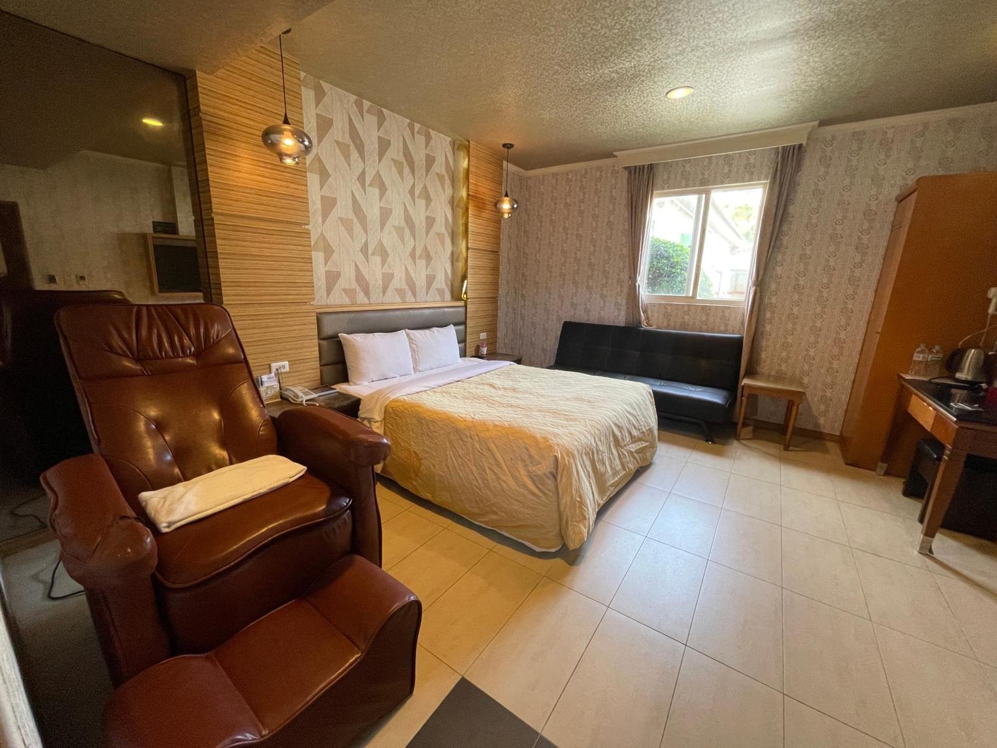Treasure Island Motel - Renwu เกาสง ภายนอก รูปภาพ